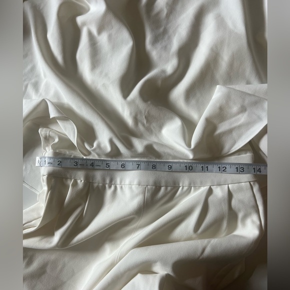 Halston Draped Sleeve Tapered Leg Crepe Jumpsuit White Size 0 - Picture 14 of 16